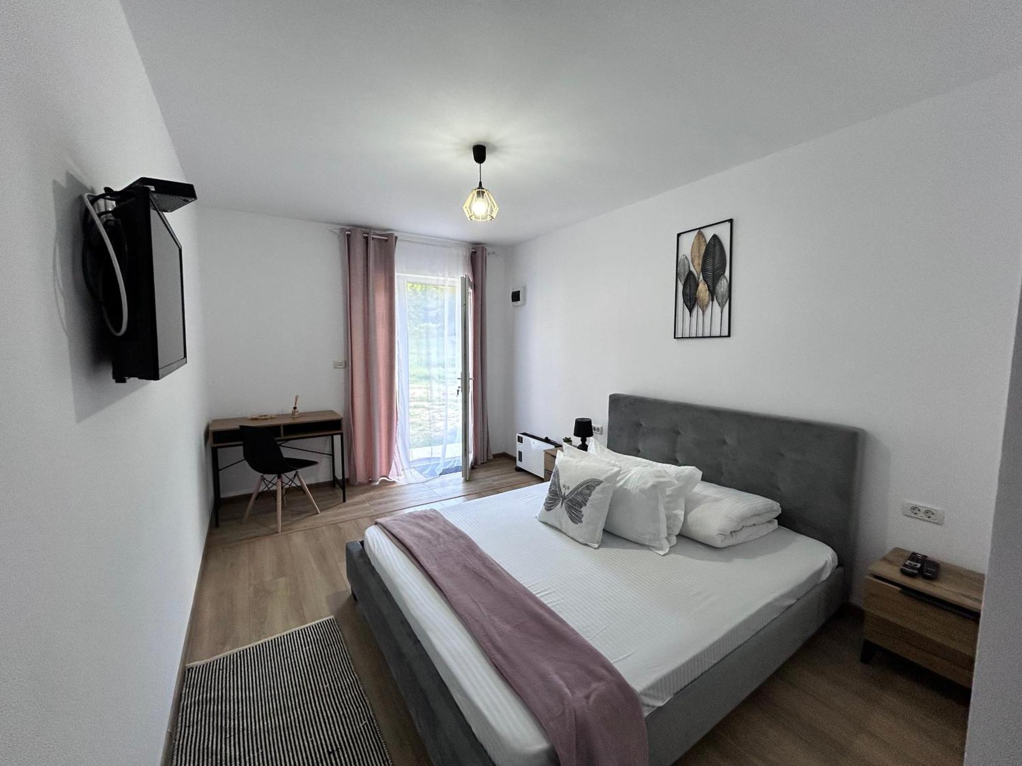 Casa Irinei Hotel Poiana Marului  Luaran gambar